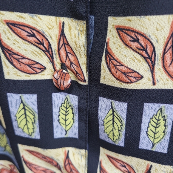 Womens Medium Milano Blouse Buttons Fall Leaves - Picture 2 of 5